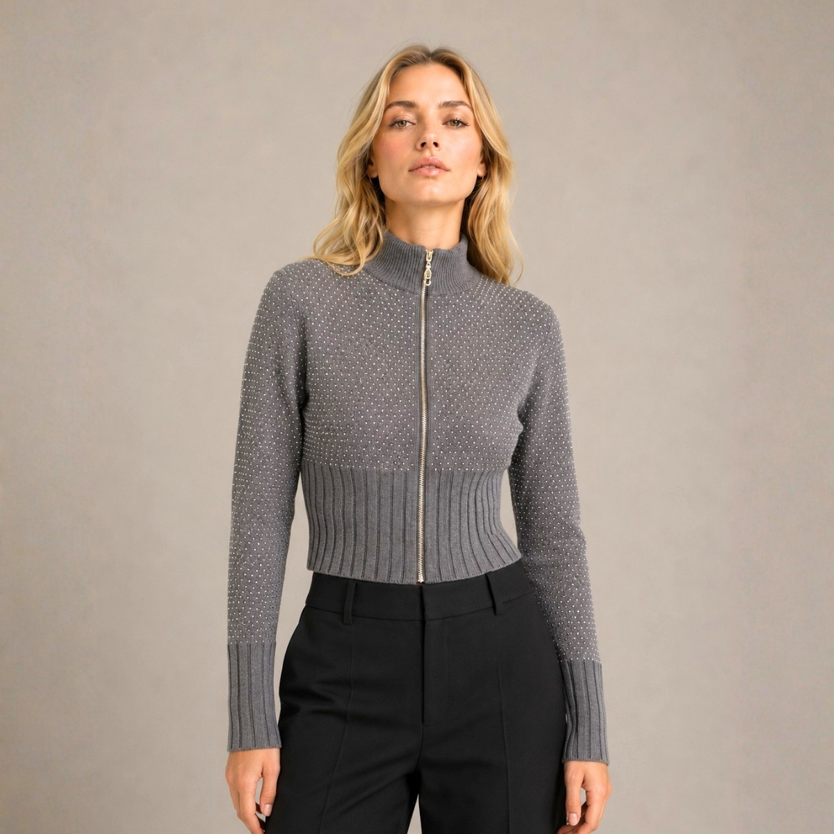 CASACA MUJER ESTILO CROP GRIS CON DETALLES DE BRILLOS - 1