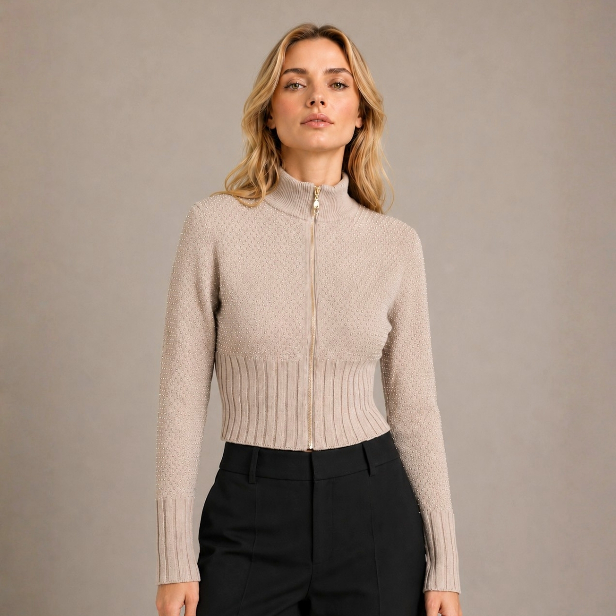 CASACA MUJER ESTILO CROP ARENA CON DETALLES DE BRILLOS - 1