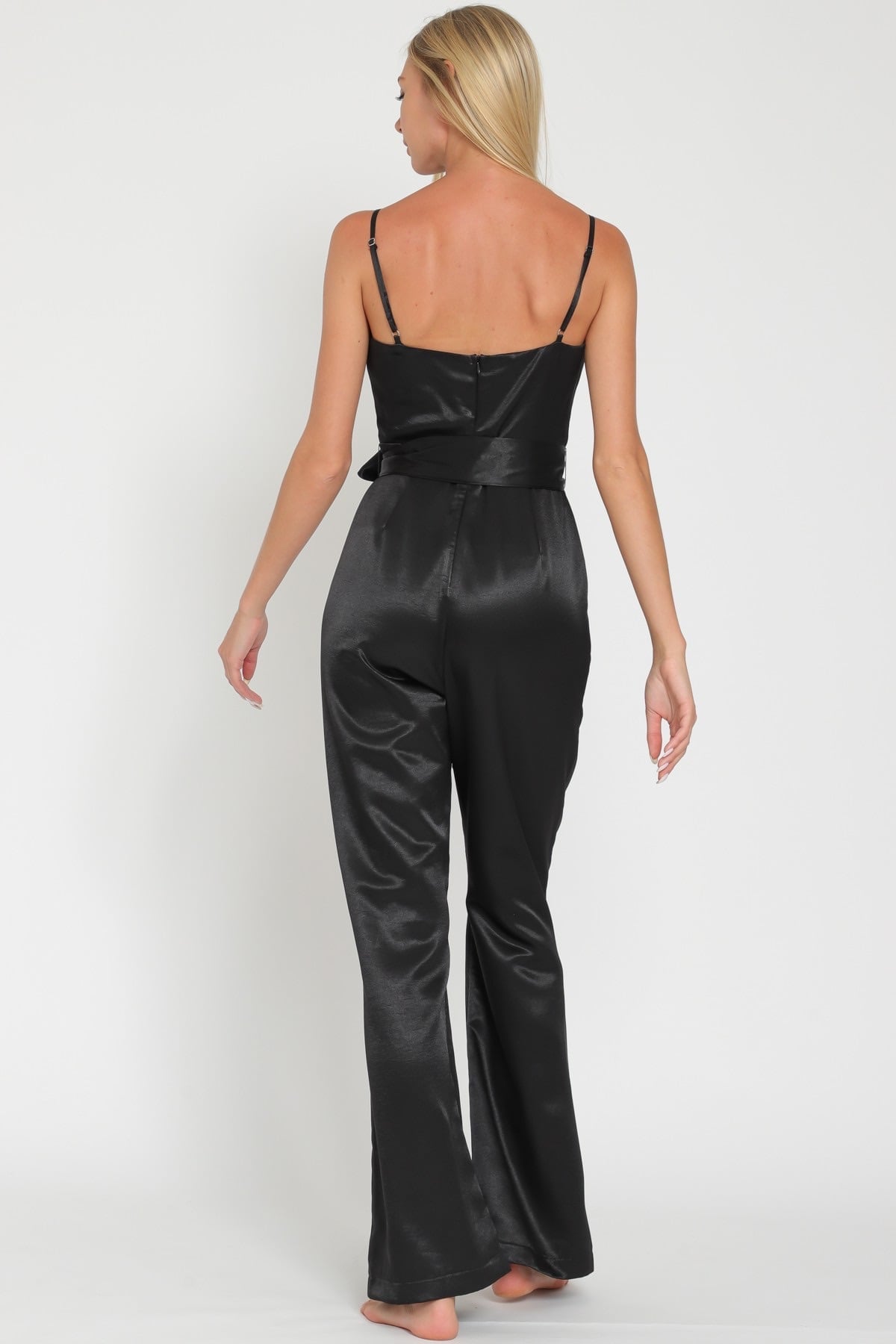 ENTERIZO MUJER CORTE NEGRO RECTO SATINADO DE TIRAS Y DETALLE DE ENCAJE - 4