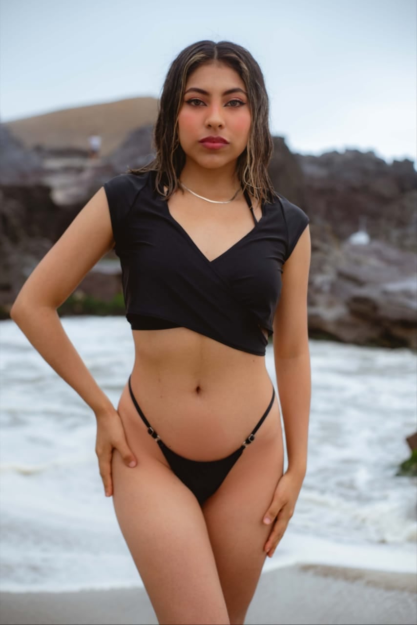 CROP ORIANA - 4