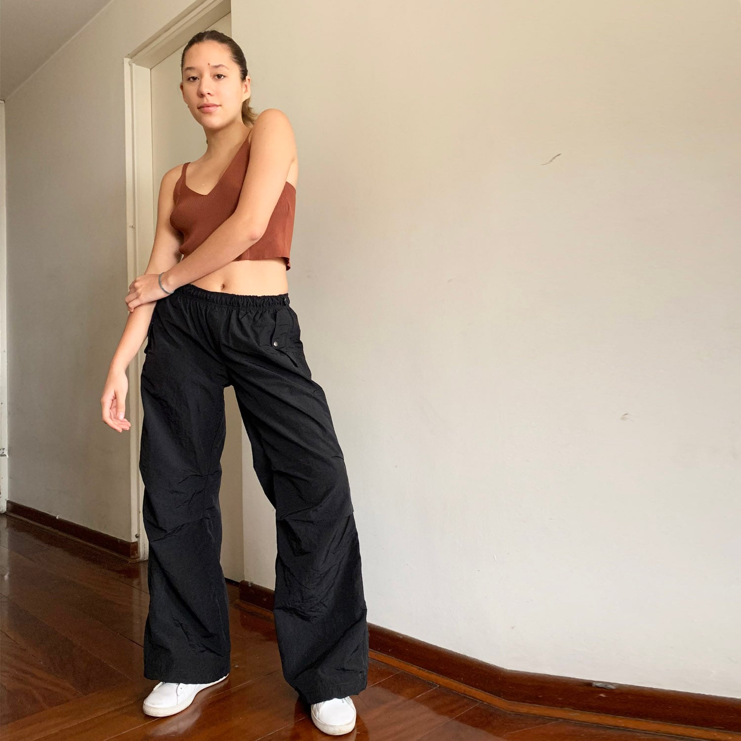 PANTALÓN URBANO JOGGER MUJER JAROLA PARACHUTE REGULABLE KAREN - 1