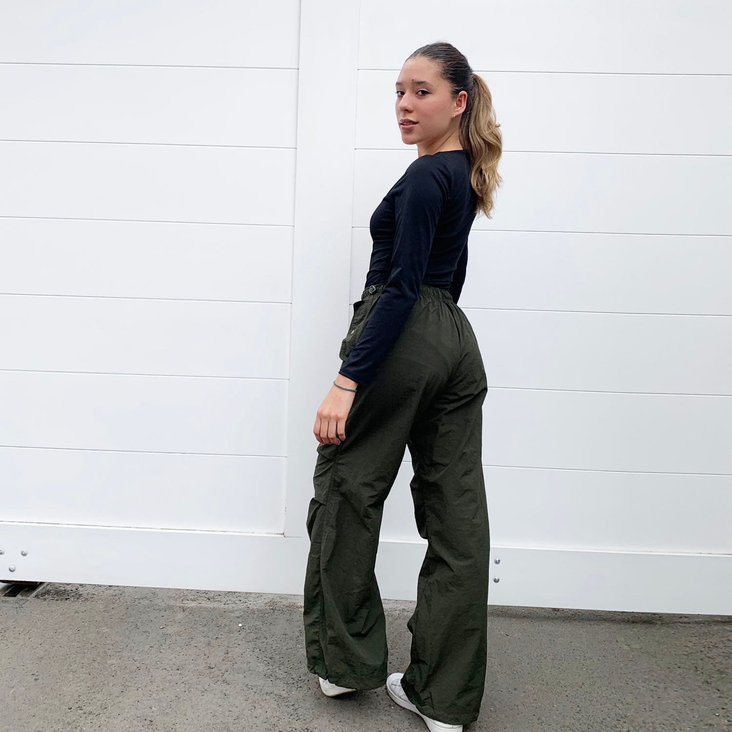 PANTALÓN URBANO JOGGER MUJER JAROLA PARACHUTE REGULABLE KAREN - 2