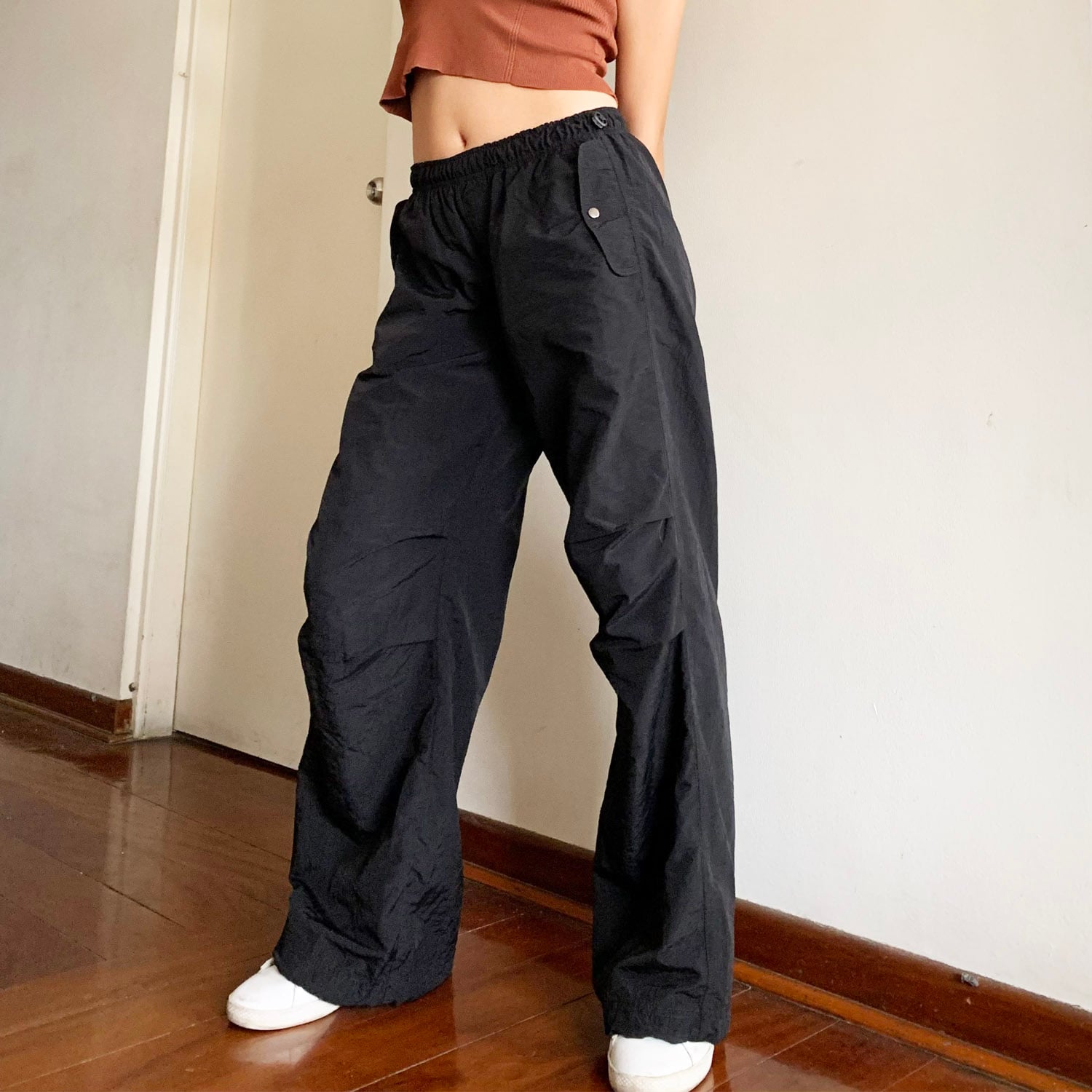 PANTALÓN URBANO JOGGER MUJER JAROLA PARACHUTE REGULABLE KAREN - 3
