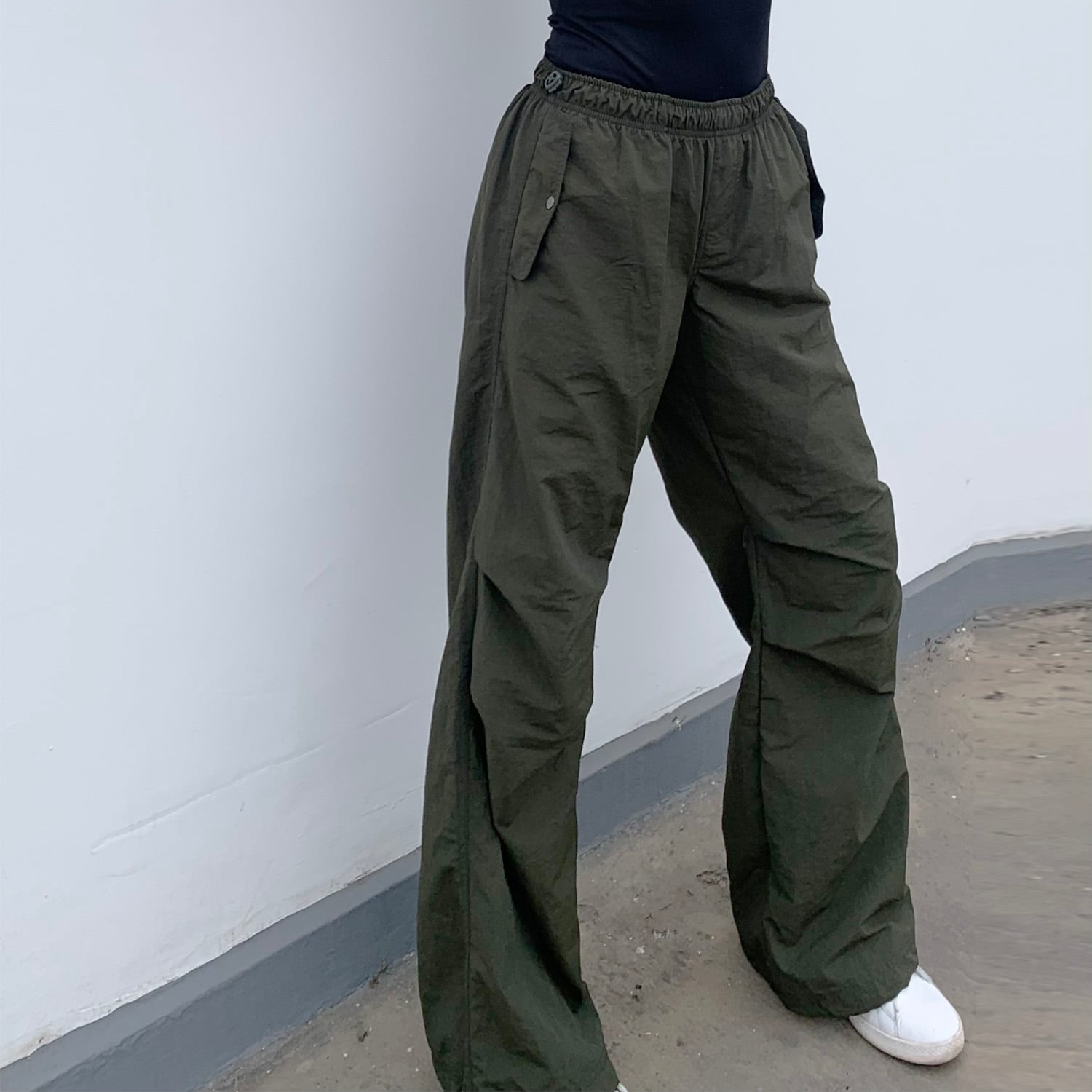 PANTALÓN URBANO JOGGER MUJER JAROLA PARACHUTE REGULABLE KAREN - 3