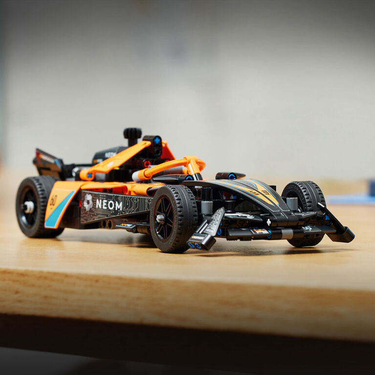 LEGO TECHNIC 42169 NEOM MCLAREN FORMULA E RACE - 3