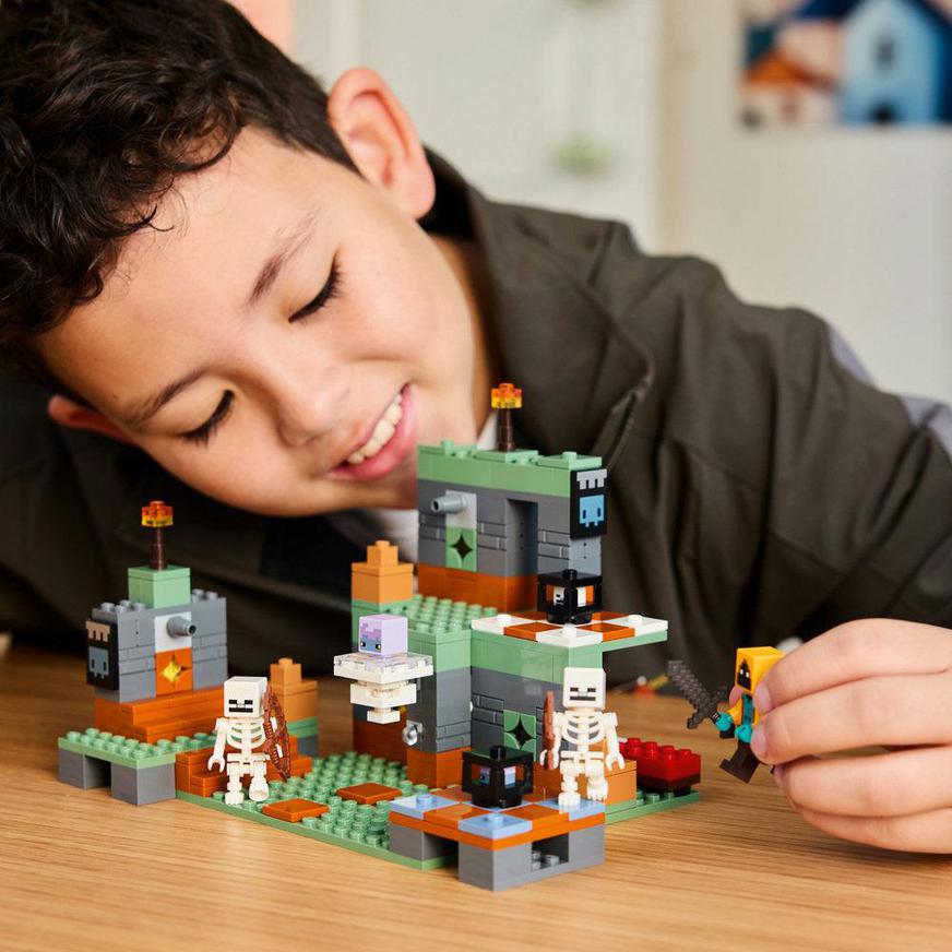 LEGO MINECRAFT 21271 LA CAMARA DEL DESAFIO (322 PIEZAS) - 4