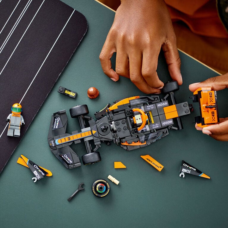 LEGO SPEED CHAMPIONS 76919 AUTO CARRERAS DE FÓRMULA 1 MCLAREN 2023 - 4