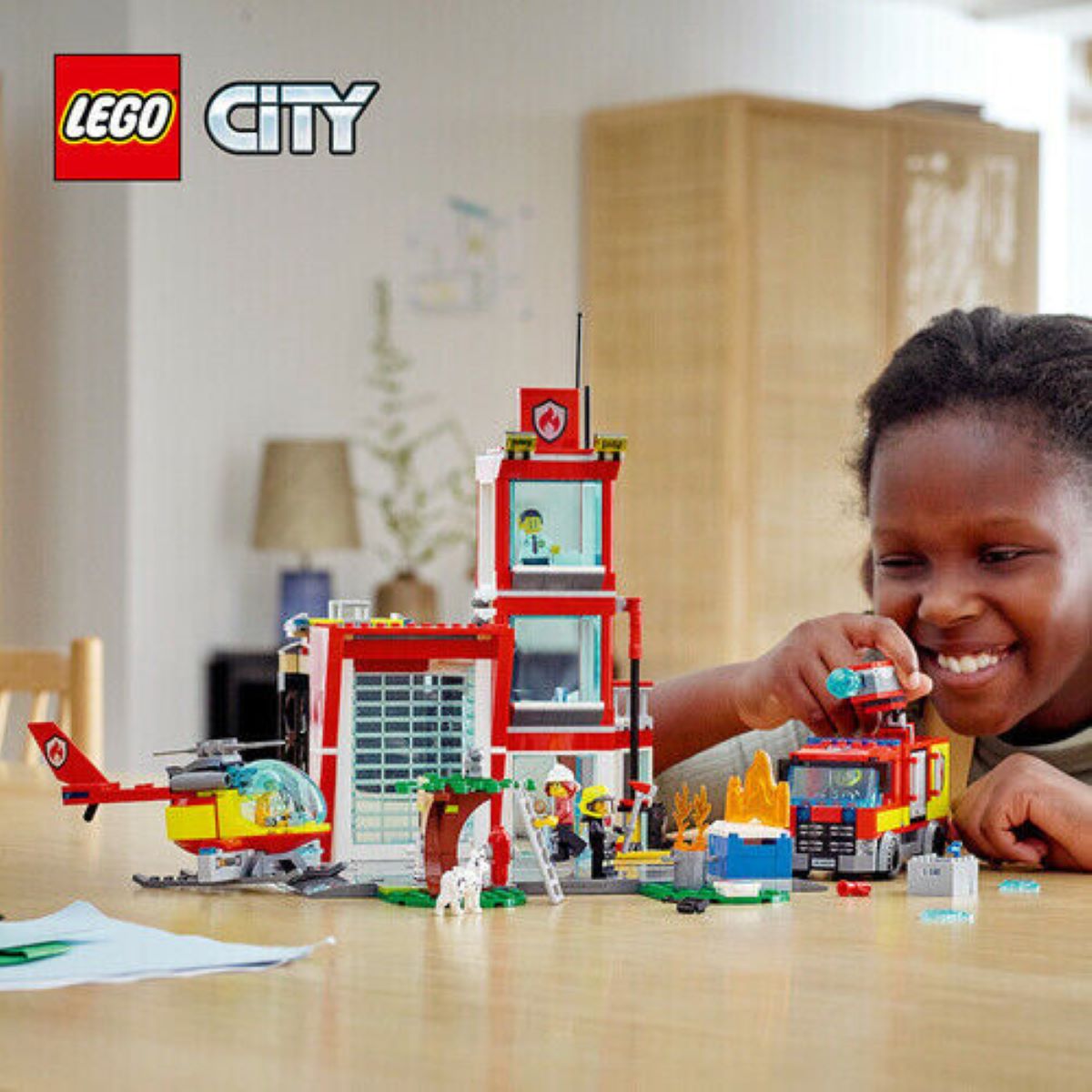 LEGO CITY 60320 - ESTACIÓN DE BOMBEROS (540 PIEZAS) - 4