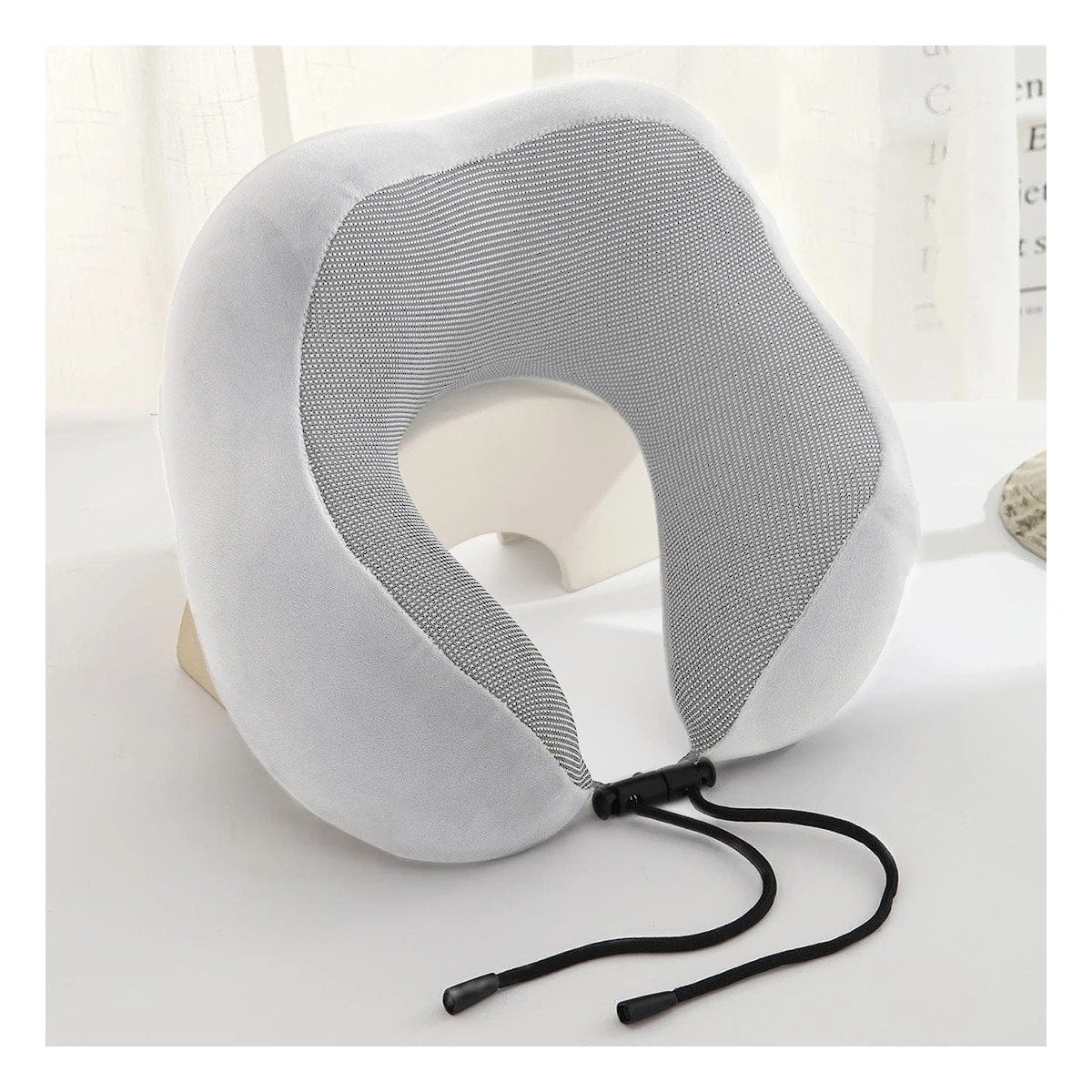 ALMOHADA DE VIAJE PARA CUELLO EN TERCIOPELO PLOMO CON ESPUMA VISCOELASTICA Y+REGALO STICKER - 5
