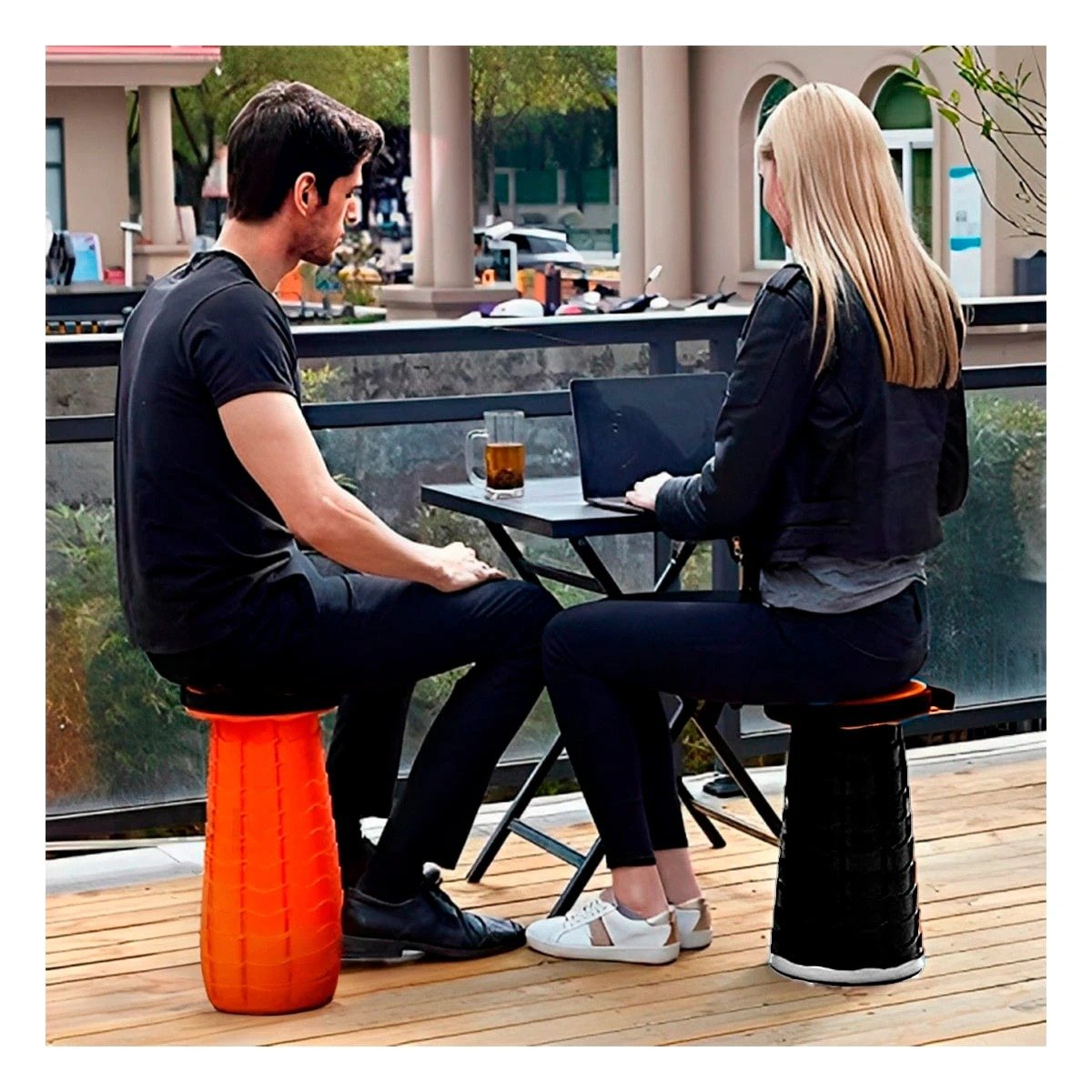 SILLA LIGERA CON SEGURO PORTATIL PARA INTERIORES Y EXTERIORES ANARANJADO Y+PAPEL REGALO - 1