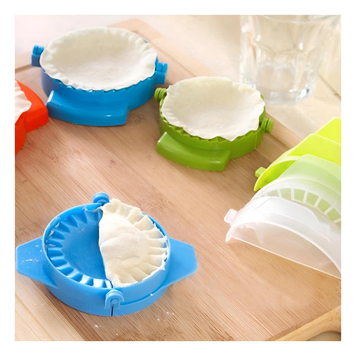 SET DE 3 MOLDES EN PLASTICO MULTICOLOR PARA EMPANADAS CASERAS Y+PAPEL REGALO - 2