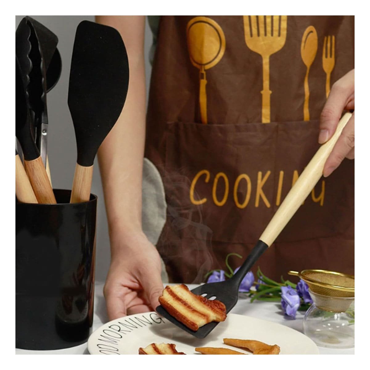 SET COMPLETO DE UTENSILIOS DE SILICONA NEGRO PARA COCINA RESISTENTE Y COLOR NEGRO - 1