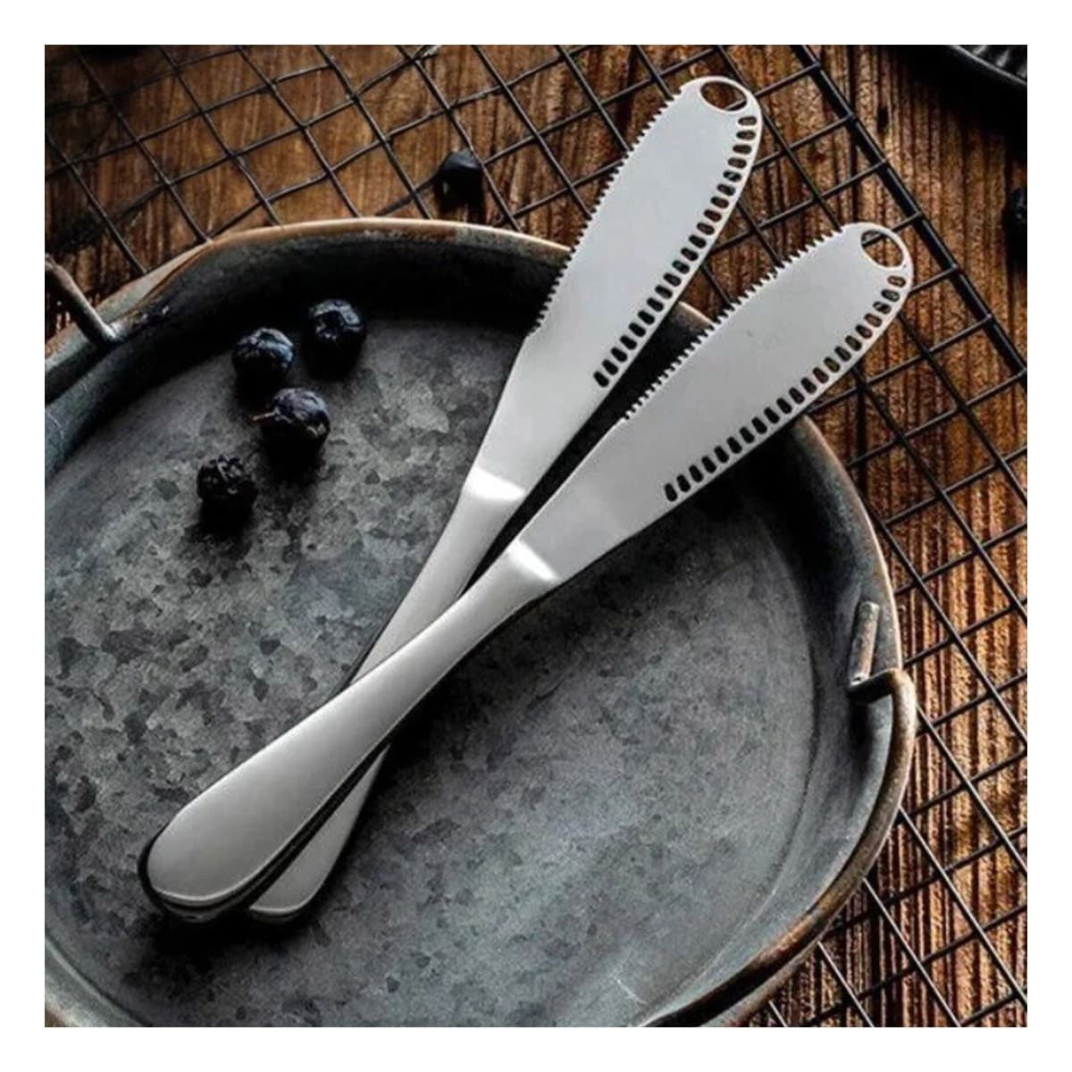 PACK2 UTENSILIO PLATEADO PARA REPARTIR MANTEQUILLA CON AGUJEROS DE FORMA COMODA - 2