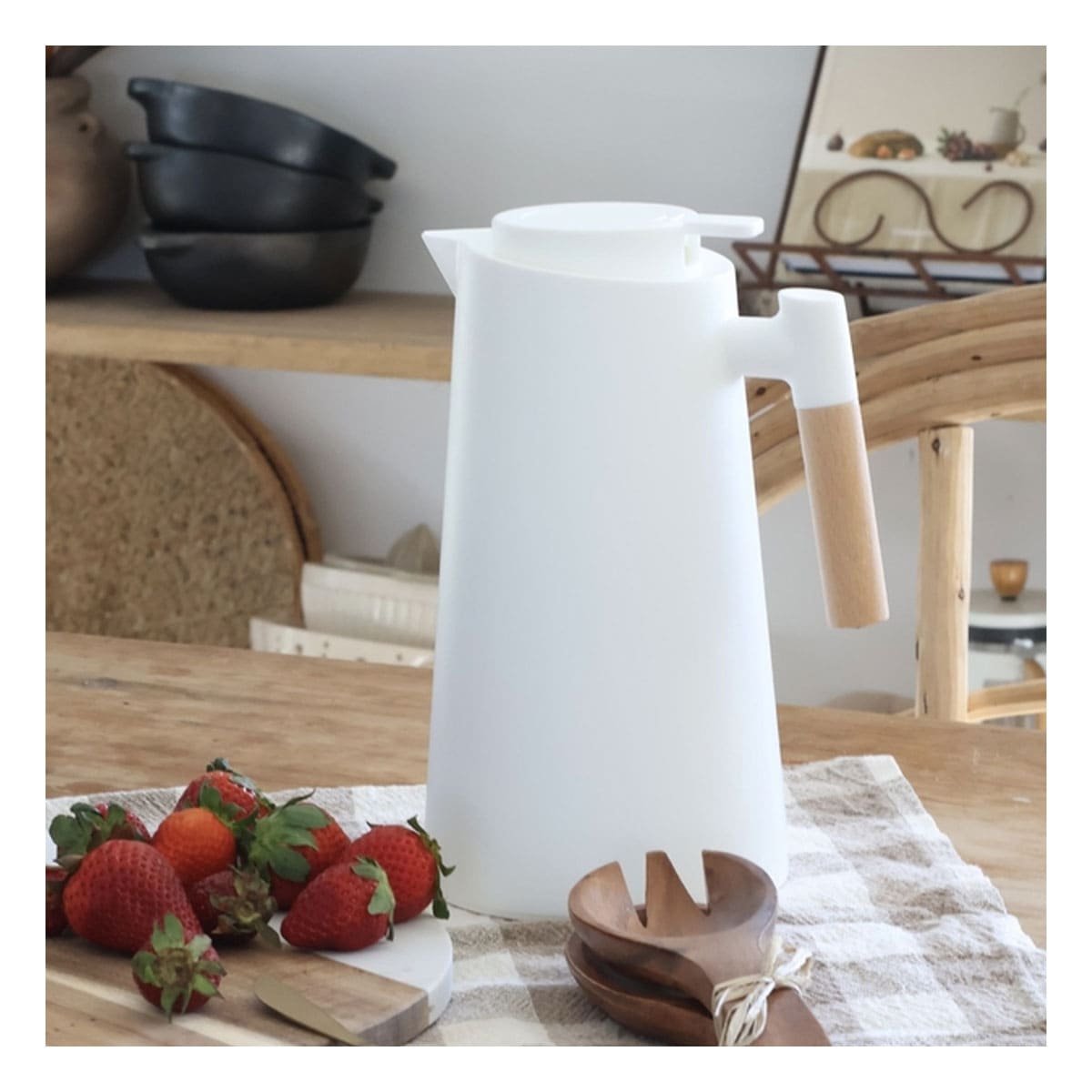 JARRA TERMO 1L COLOR BLANCO CON MANGO DE MADERA PARA HOGAR Y COCINA - 3