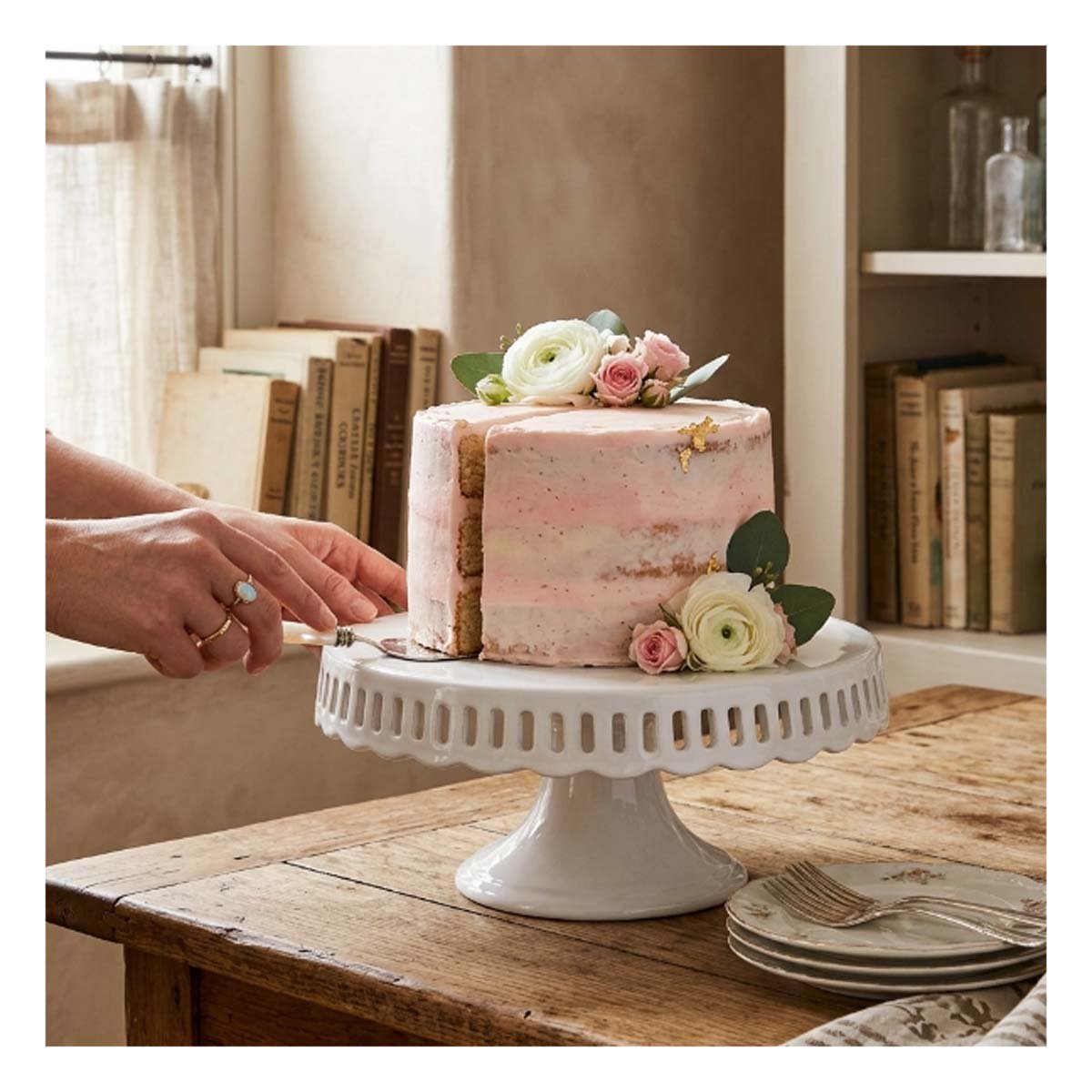 PEDESTAL DECORATIVO COLOR BLANCO RAYITAS CERAMICA 30 CM PARA POSTRES YSTICKY - 3