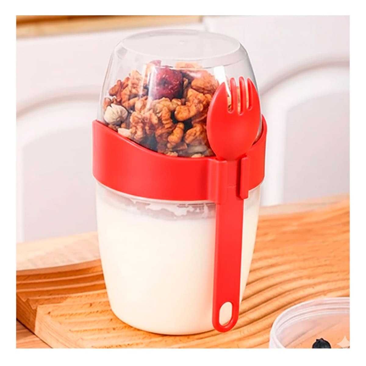 CONTENEDOR YOGUR 2 EN 1 ROJO CON CUBIERTO INCLUIDO FACIL DE TRANSPORTAR YREGALO STICKER - 2