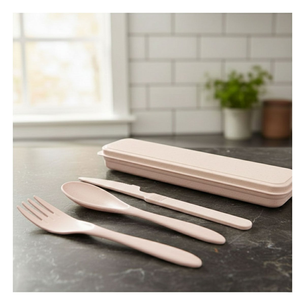 SET DE 3 CUBIERTOS REUTILIZABLES CON ESTUCHE PORTATIL COMPACTO COLOR ROSADO - 1