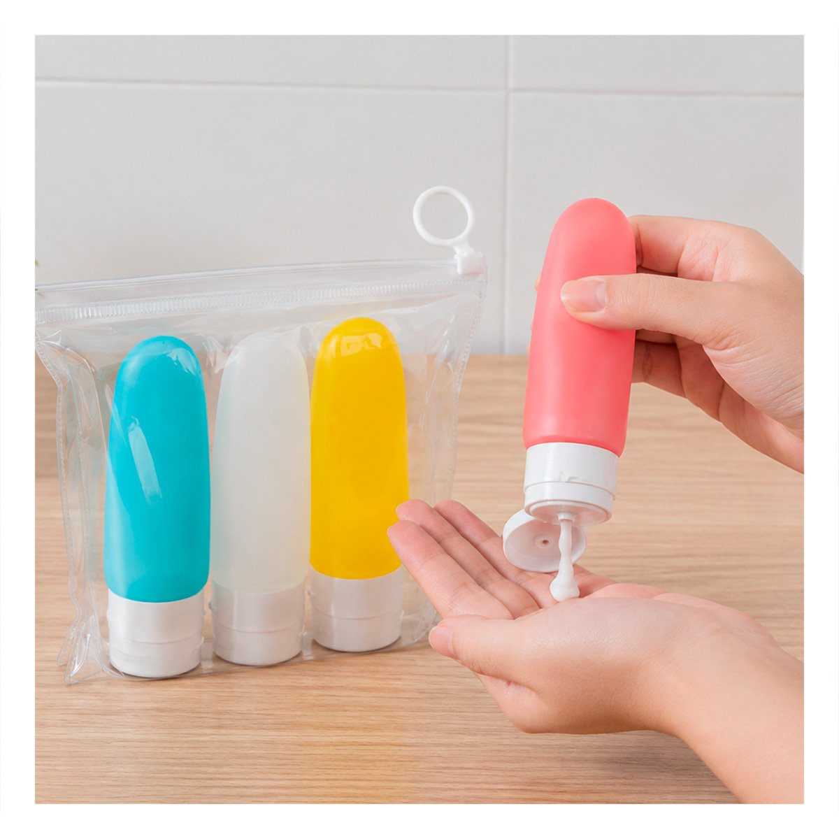 PACK4 ORGANIZADOR 4 BOTELLAS DE VIAJE MULTICOLOR PARA ASEO PERSONAL DE CASA FINA - 3