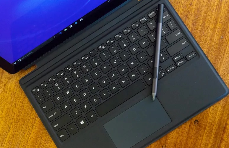 DELL LATITUDE 5290 2 EN 1 + DELL PEN STYLUS INTEL CORE I5 8GB RAM 256GB - 3