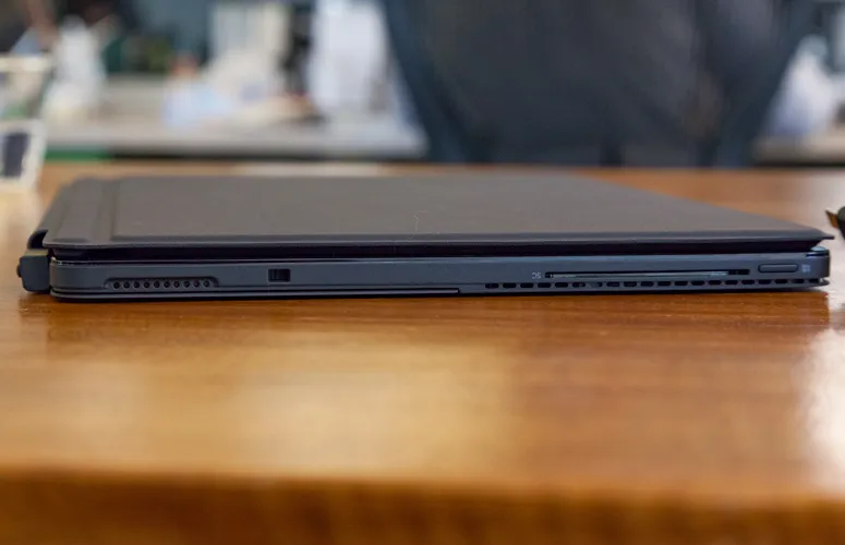 DELL LATITUDE 5290 2 EN 1 + DELL PEN STYLUS INTEL CORE I5 8GB RAM 256GB - 8