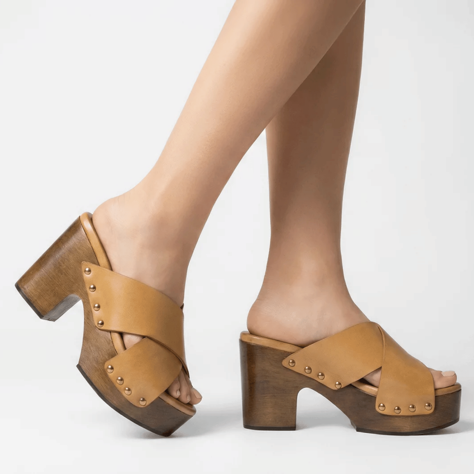 SANDALIA DE TACO SUE DE CUERO CRUST COLOR NATURAL - 2