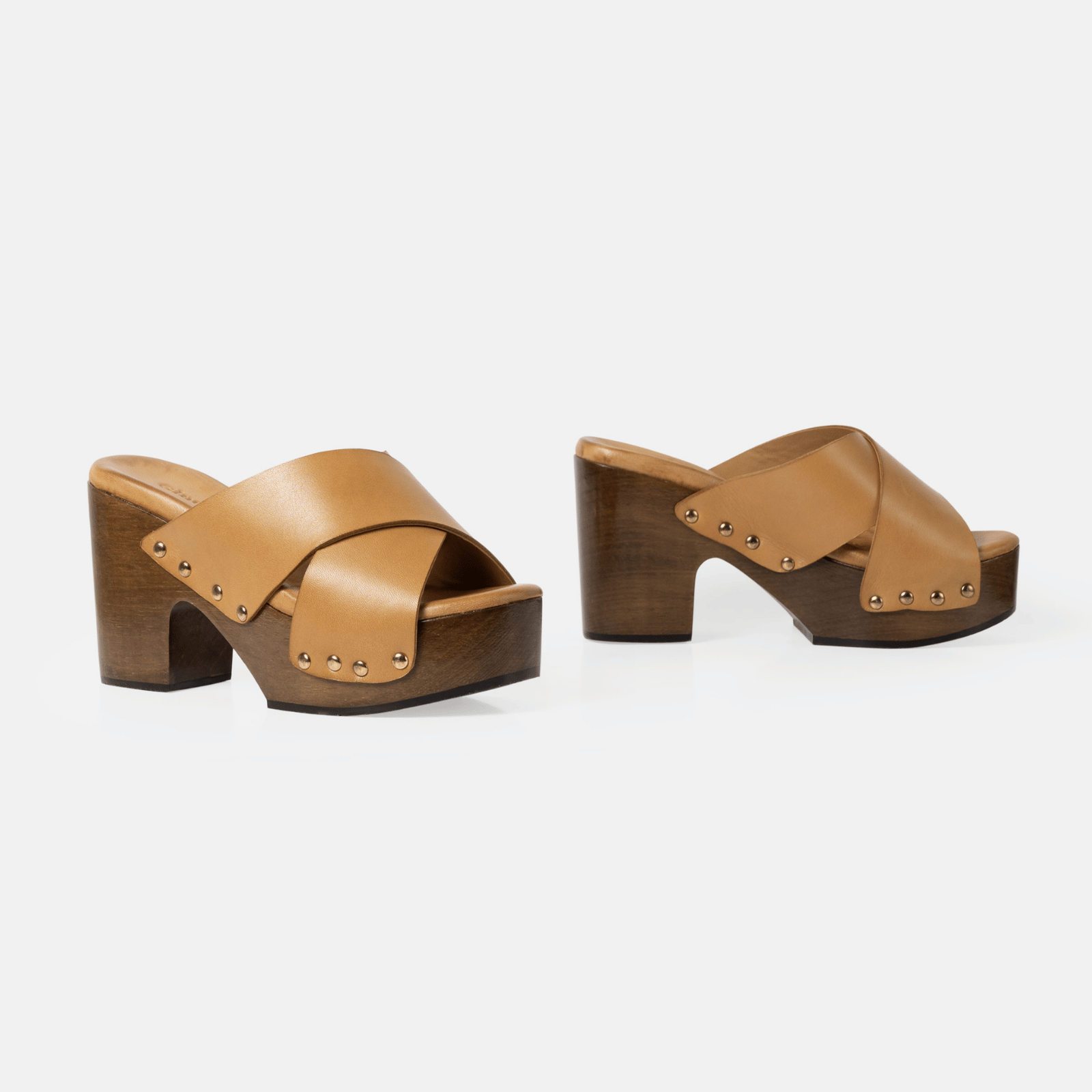 SANDALIA DE TACO SUE DE CUERO CRUST COLOR NATURAL - 4