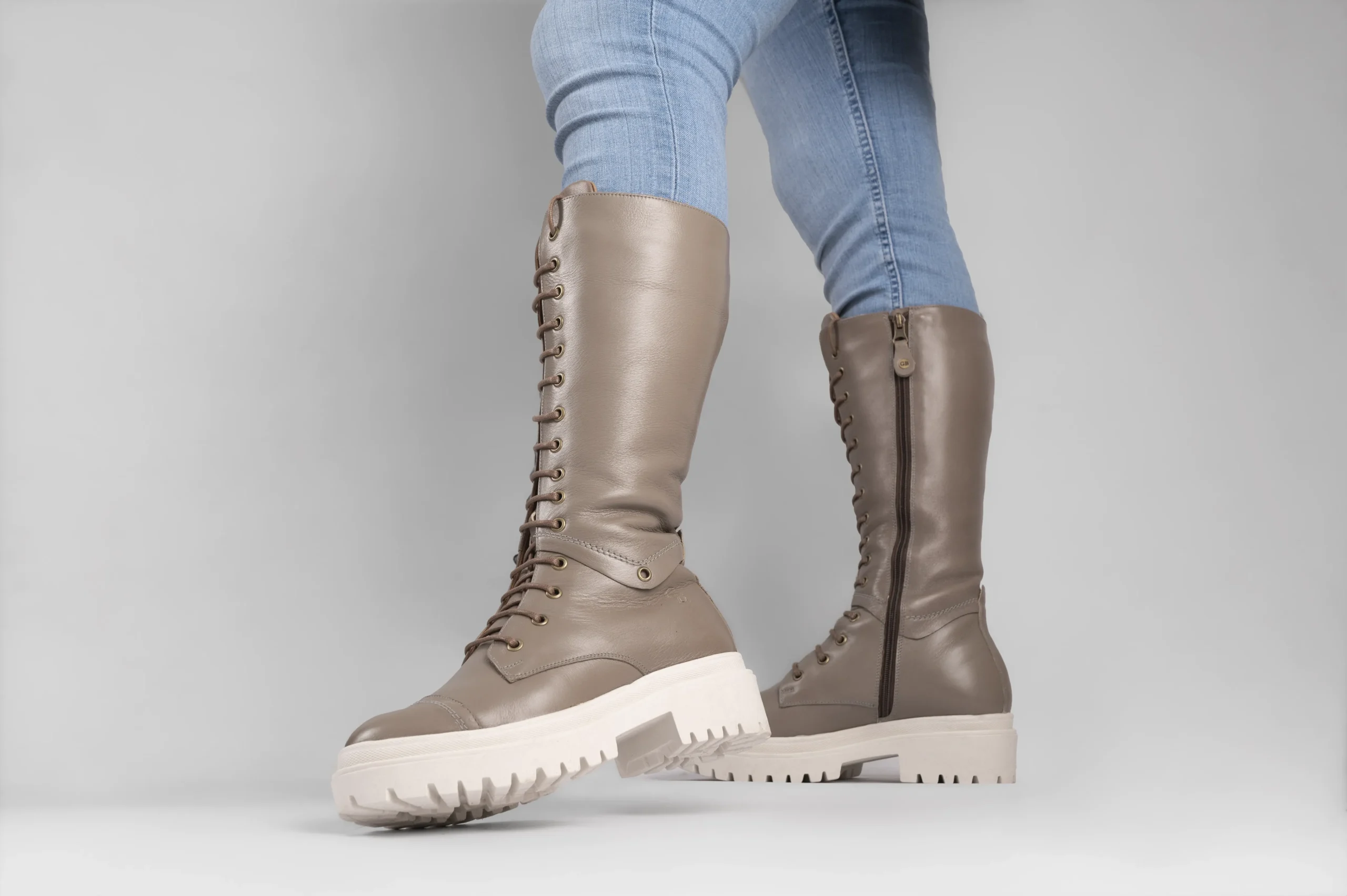 BOTAS MUJER CUERO BIGIONI PISA TAUPE ACORDONADOS - 2