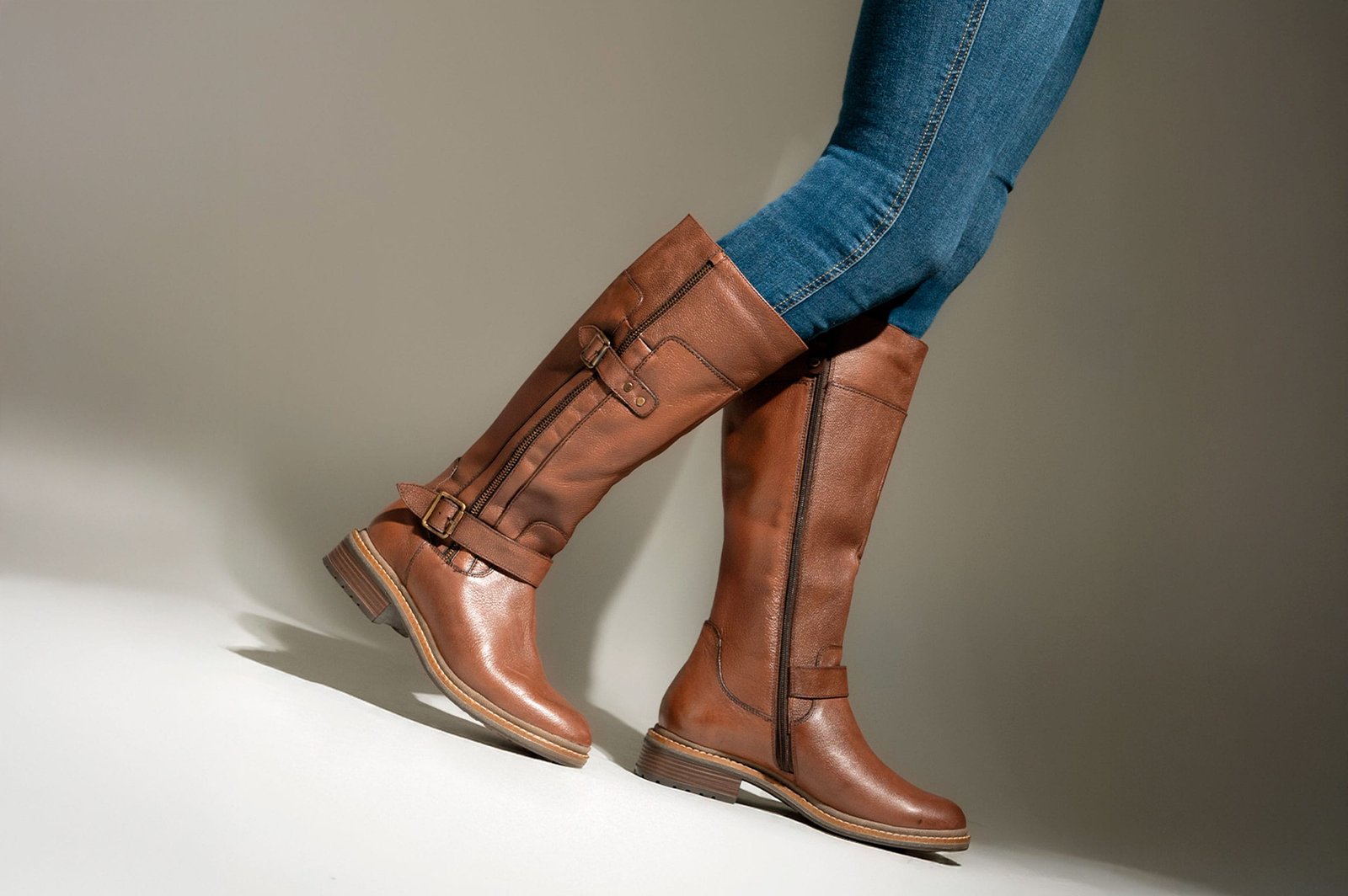 BOTAS MUJER CUERO BIGIONI BL22-02 CAFÉ CORREAS CON HEBILLAS - 2