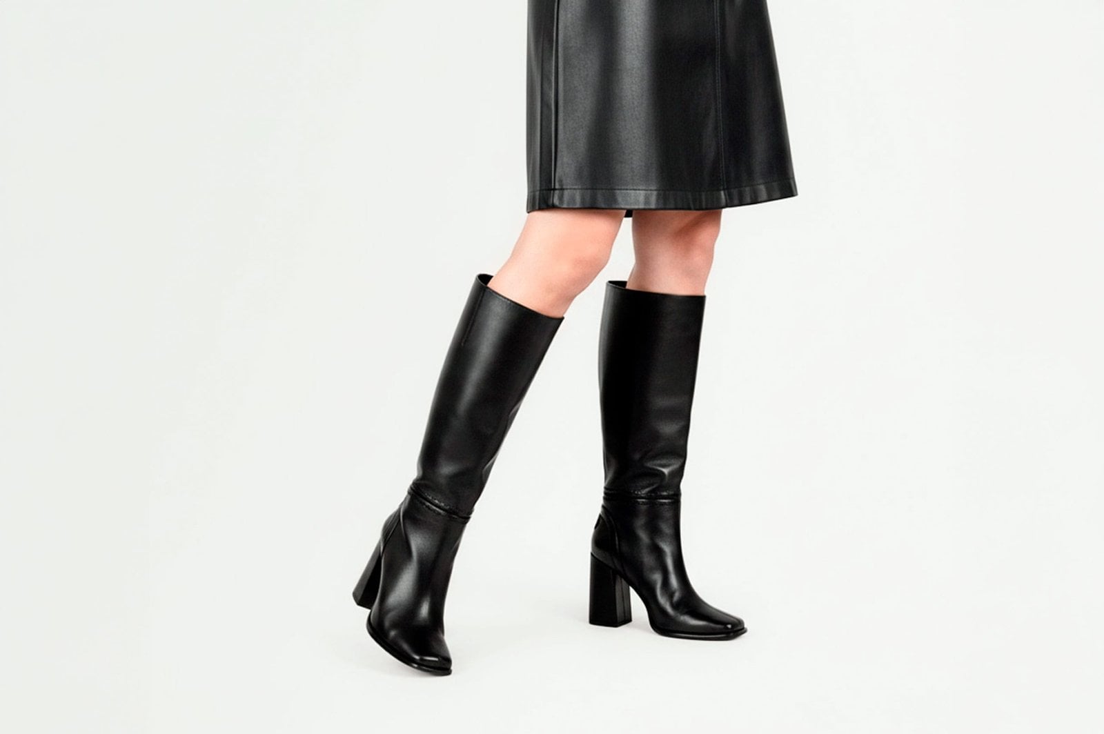 BOTA NEWTON PESPUNTE NEGRO SIN PELUCHE - 2