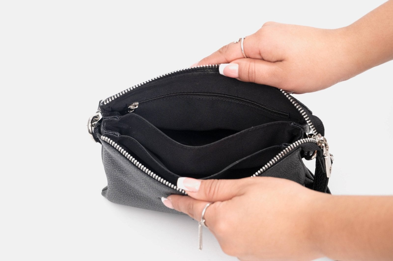 MORRAL MUJER CUERO BIGIONI MR-08-01 NEGRO + CORREA Y HEBILLAS - 3