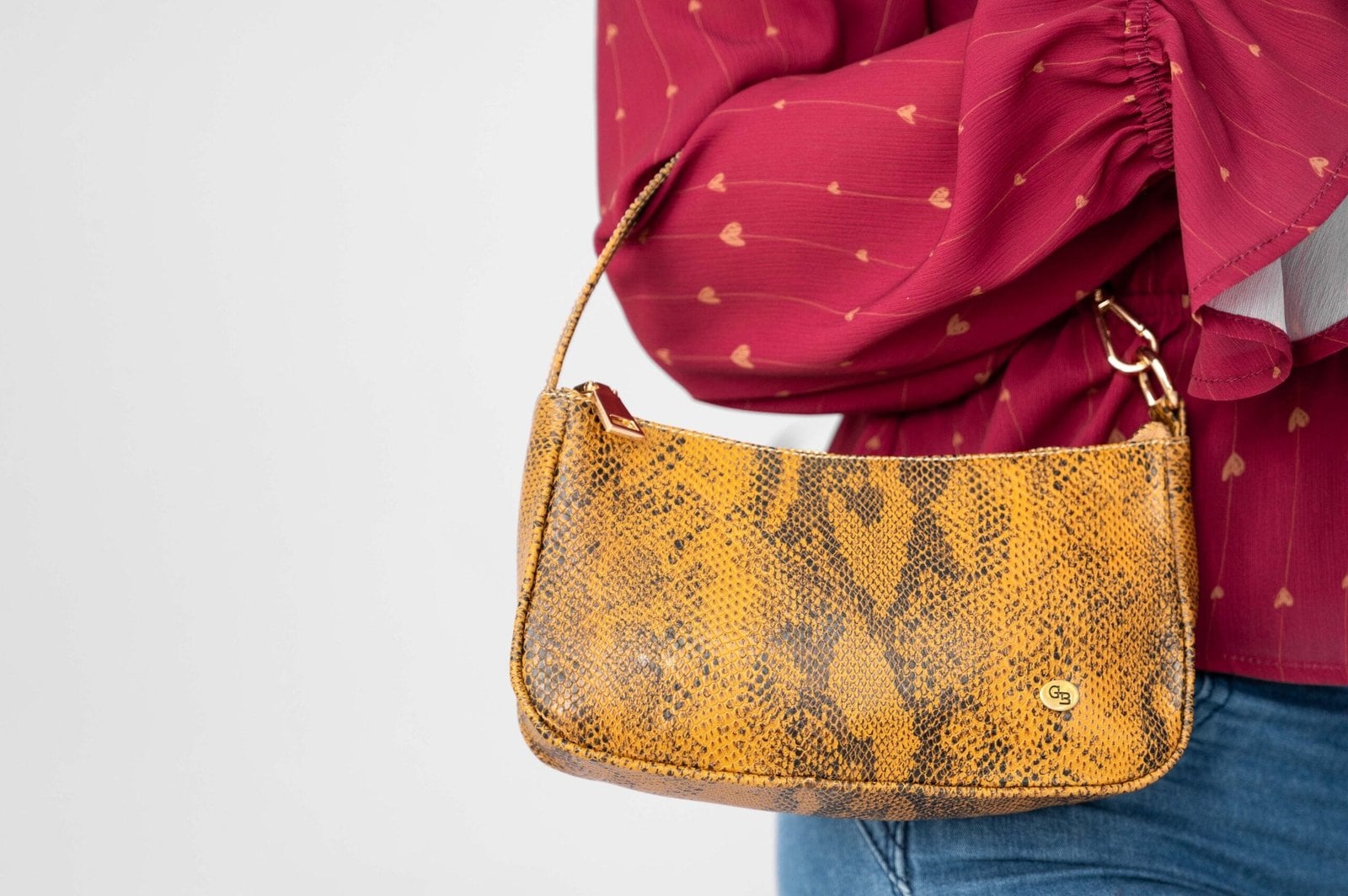 CARTERA DE MANO MUJER CUERO BIGIONI CM-01 AMARILLO + CORREA Y HEBILLAS - 3