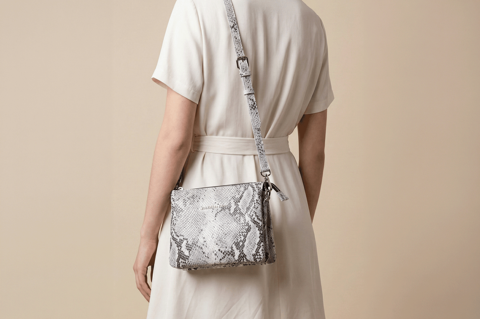 MORRAL MUJER CUERO BIGIONI MR-08-26 BLANCO + CORREA Y HEBILLAS - 2