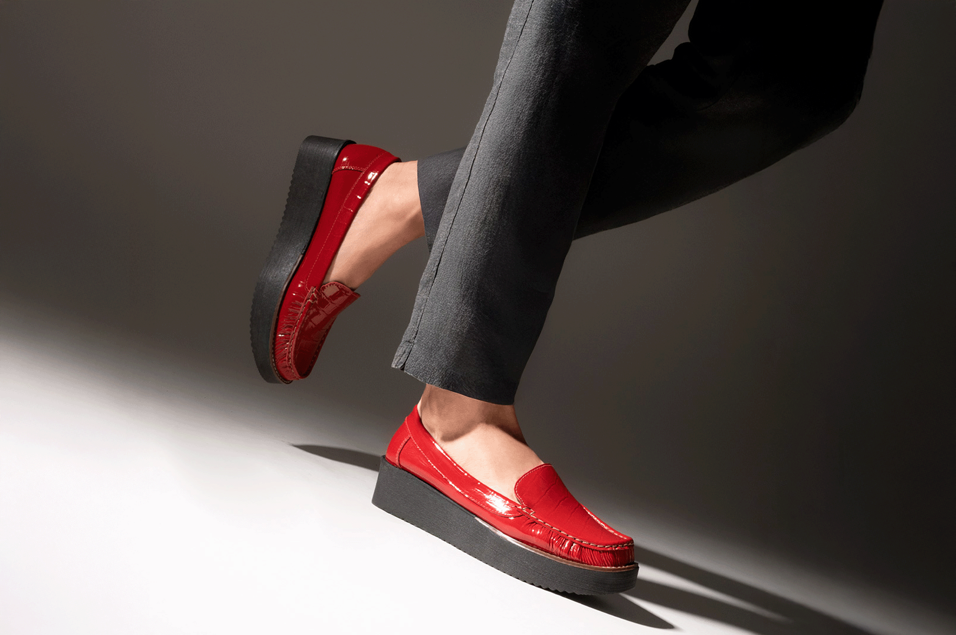 MOCASIN MUJER CUERO CROCO BIGIONI MOC-50 ROJO - 2