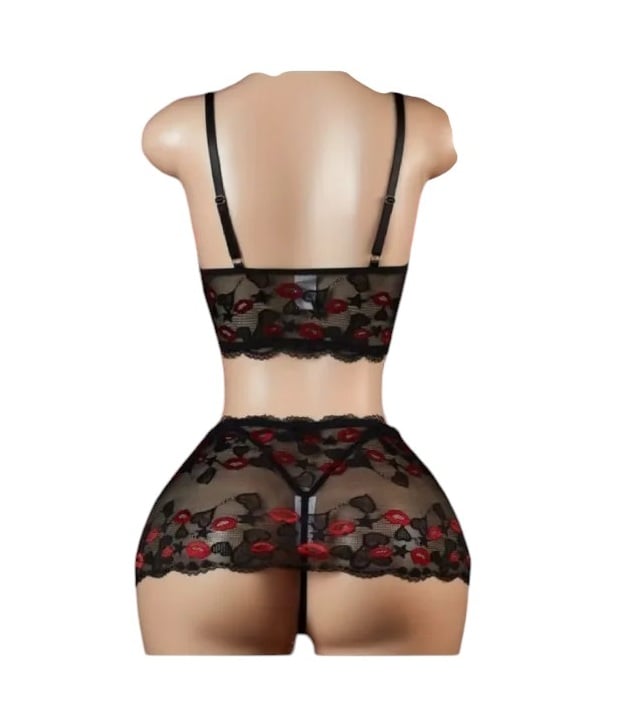 LENCERIA SEXY DE ENCAJE MINI FALDA PORTALIGAS BRASIER CON MEDIAS - 2