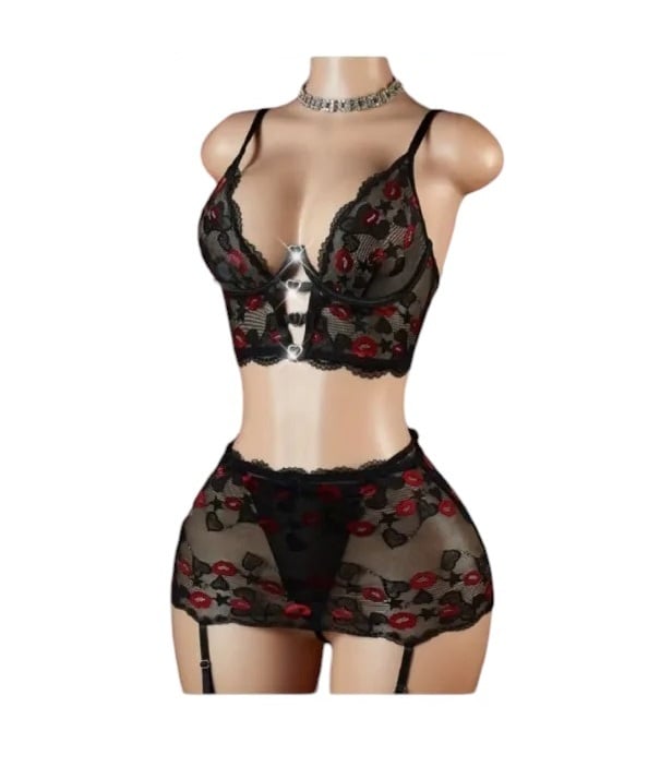LENCERIA SEXY DE ENCAJE MINI FALDA PORTALIGAS BRASIER CON MEDIAS - 3