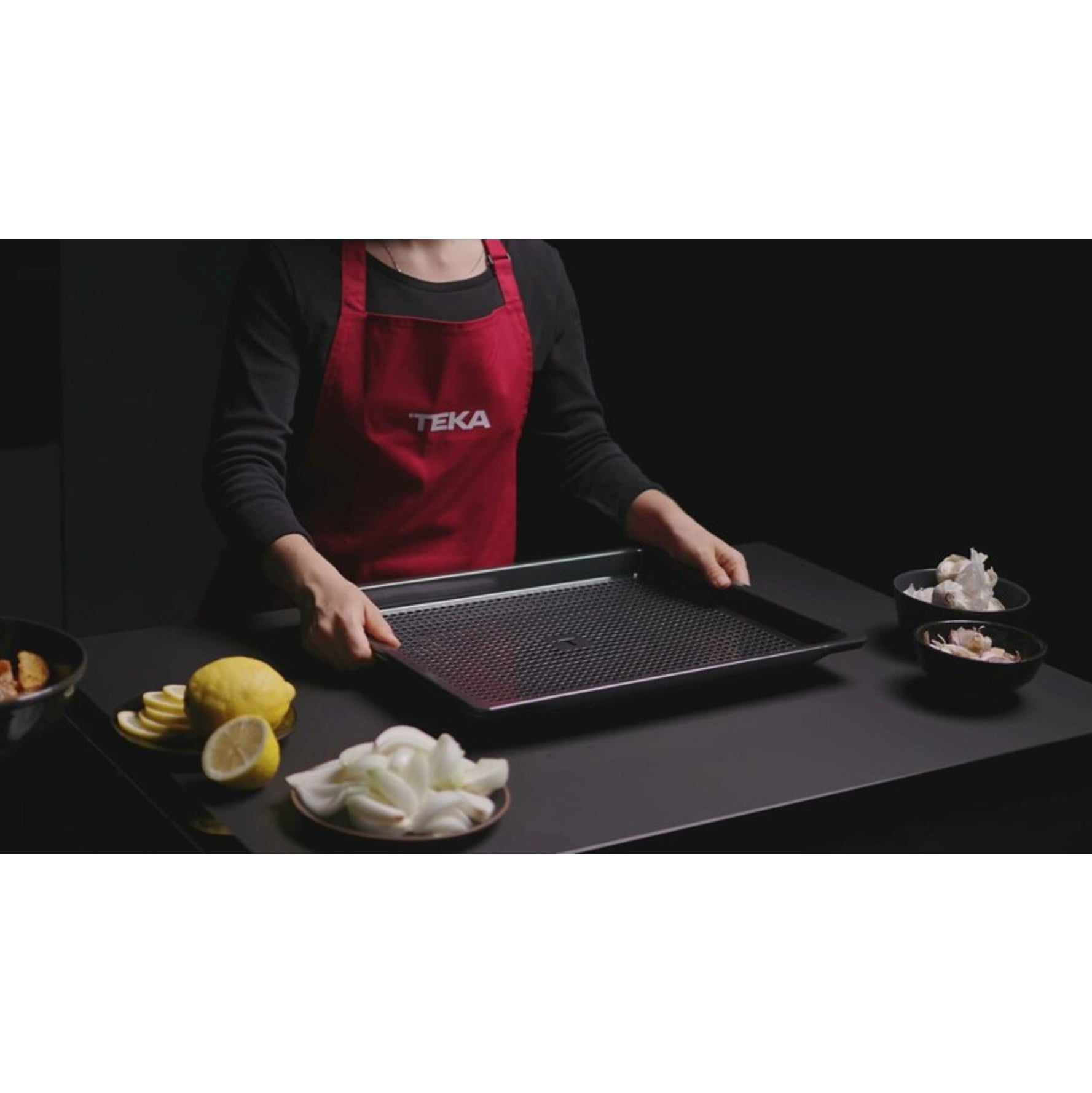 HORNO ELÉCTRICO EMPOTRABLE 70L AIRFRY HLB 8416 BK TEKA - 4