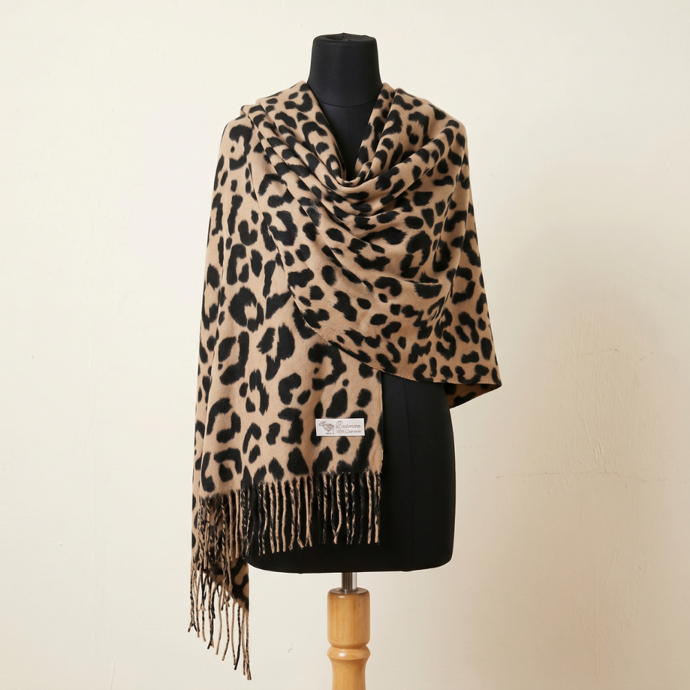BUFANDA CHAL ANIMAL PRINT MARRÓN - 2