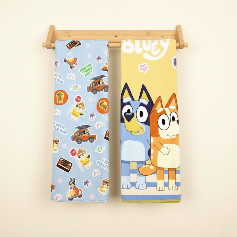 SET DE TOALLAS ESCOLAR X2 48X32CM BLUEY AMARILLO Y CELESTE - 2