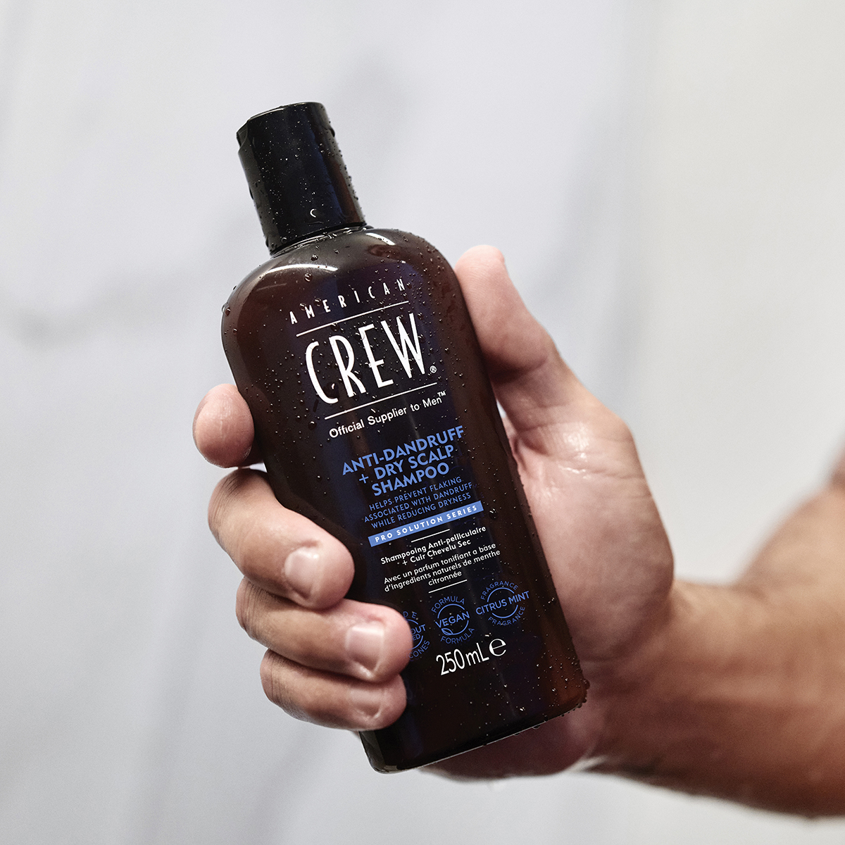 AMERICAN CREW ANTIDANDRUFF Y DRY SCALP SHAMPOO X 250 ML - SHAMPOO ANTICASPA - 2