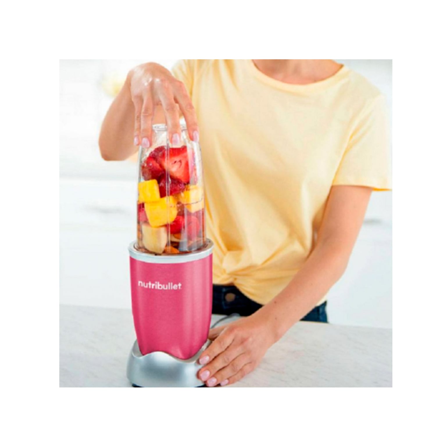 LICUADORA PORTÁTIL NUTRIBULLET 600 PARA SMOOTHIES Y BATIDOS 700ML FUCSIA - 5