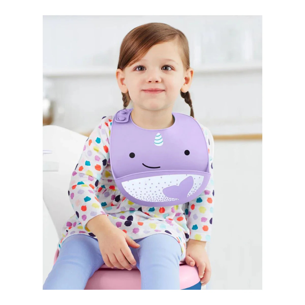 BABERO DE SILICONA NARWHAL SKIP HOP - 4
