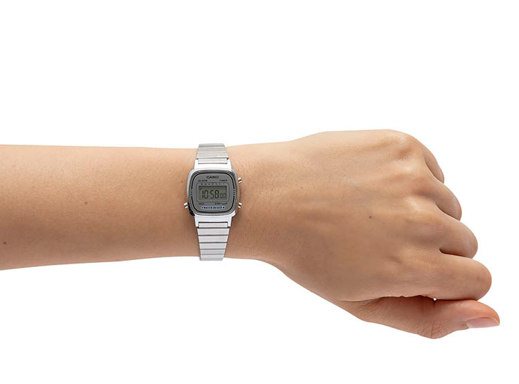 RELOJ CASIO LA670W-7D MUJER ACERO PLATEADO EXPANDIBLE - GRIS - 5
