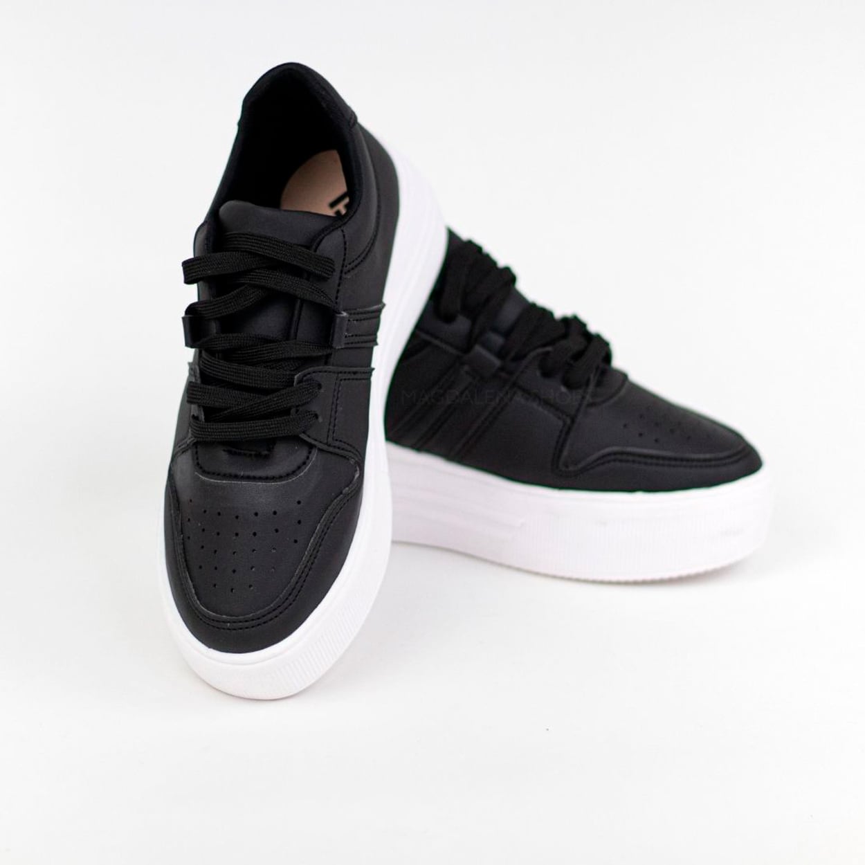ZAPATILLAS MUJER RENATA 770 - 2