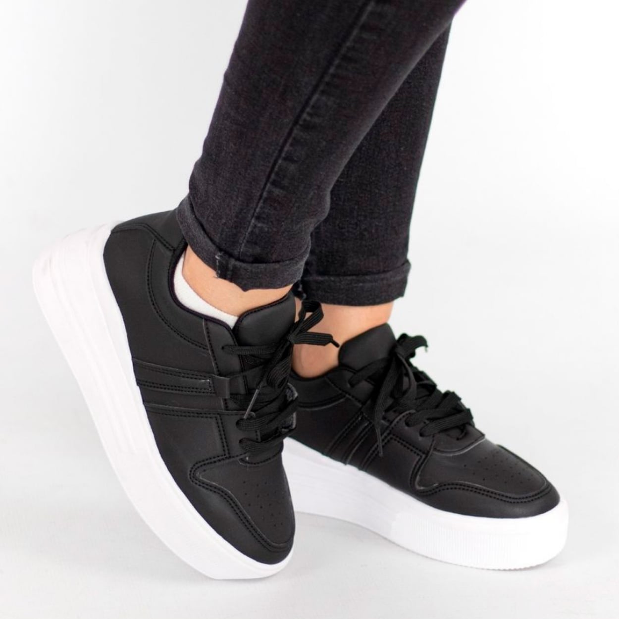 ZAPATILLAS MUJER RENATA 770 - 3