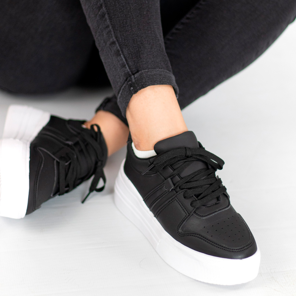 ZAPATILLAS MUJER RENATA 770 - 4