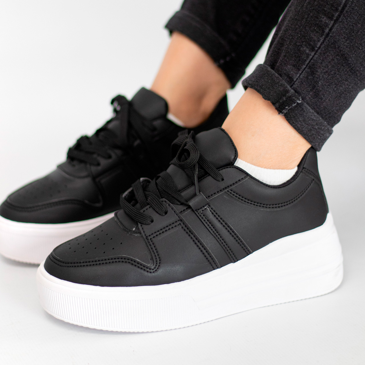 ZAPATILLAS MUJER RENATA 770 - 5