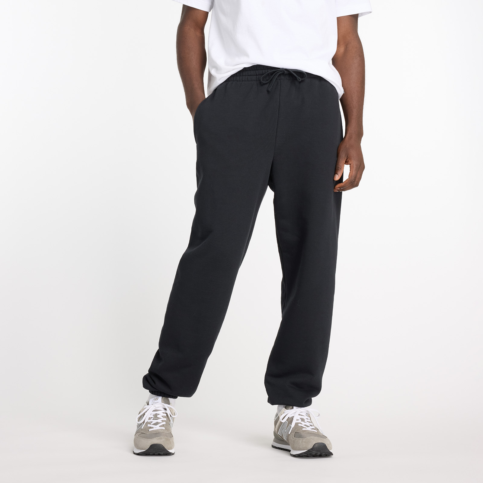 JOGGER HOMBRE SPORT ESSENTIALS FRENCH TERRY NEGRO V2 - 1
