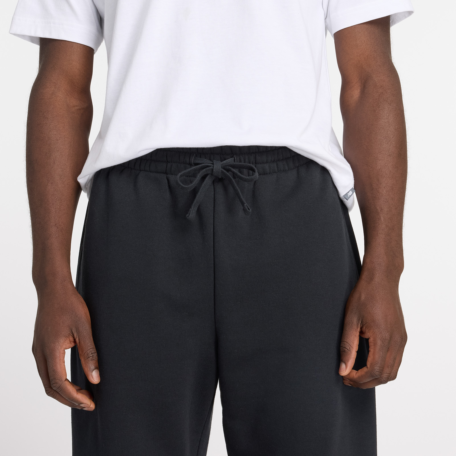 JOGGER HOMBRE SPORT ESSENTIALS FRENCH TERRY NEGRO V2 - 4