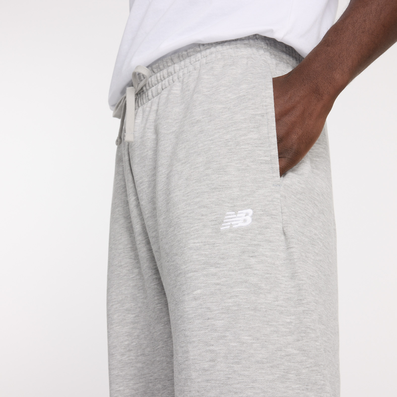 PANTALÓN JOGGER HOMBRE SPORT ESSENTIALS FRENCH TERRY GRIS V2 - 6