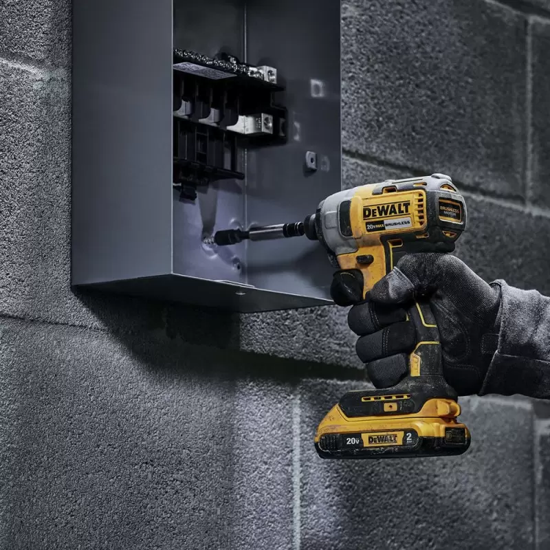 ATORNILLADOR DE IMPACTO 1/4' 20V +2 BATERIAS + ACCES DEWALT - 4